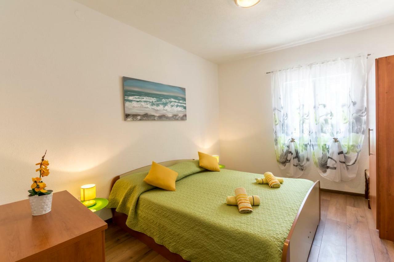 Apartments Petra Бол Экстерьер фото