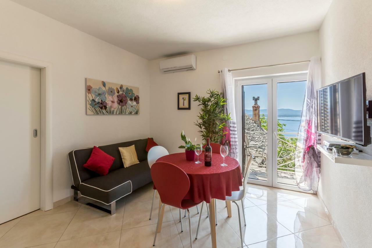 Apartments Petra Бол Экстерьер фото