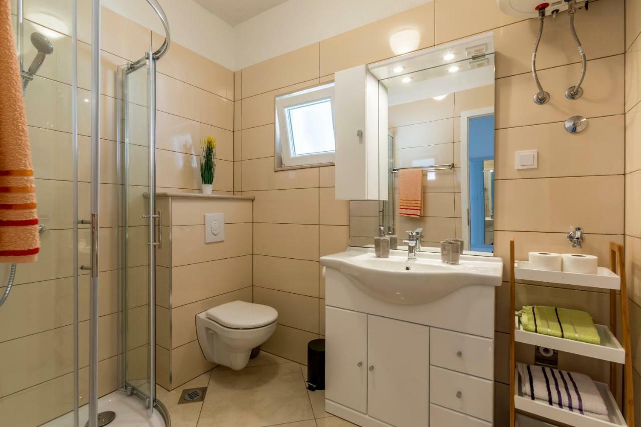 Apartments Petra Бол Экстерьер фото