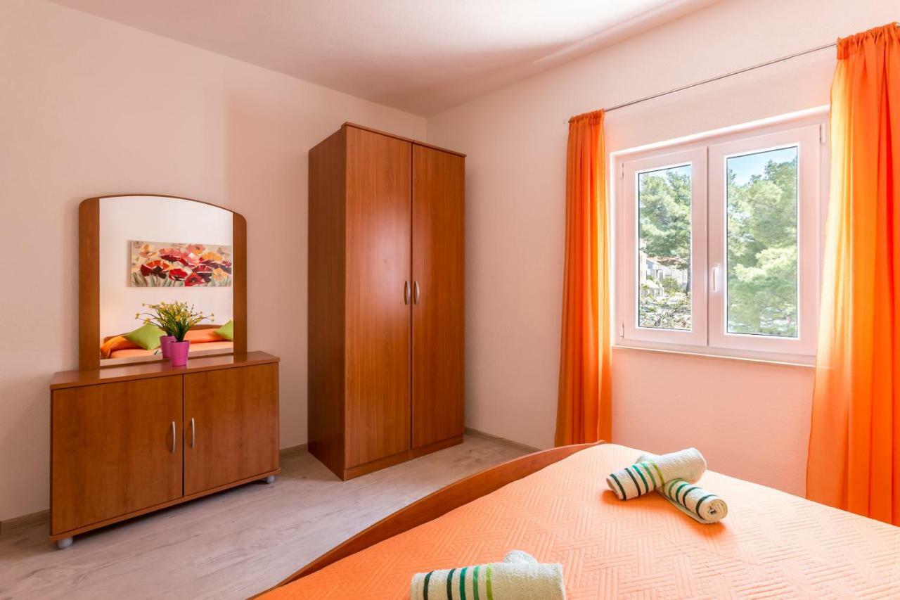 Apartments Petra Бол Экстерьер фото